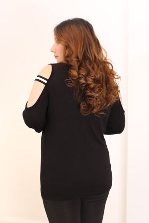 RENKTE GENİŞ KESİM OMUZ DEKOLTELİ SİYAH BLUZ