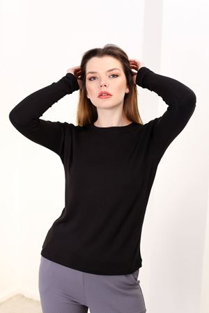 RENKTE ORJİNAL MARKA BÜYÜK BEDEN BASİC YAKA SİYAH BLUZ