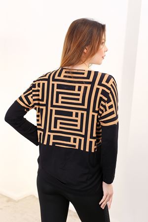 RENKTE YARASA KOLLU SİYAH DESENLİ BLUZ