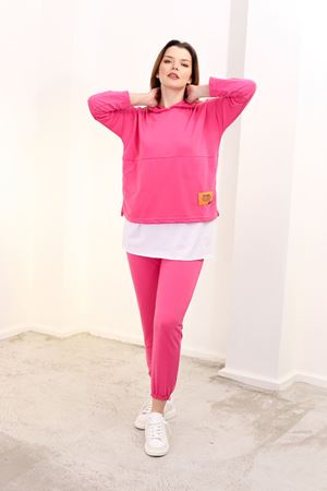 RENKTE GENİŞ KESİM BEYAZ DETAYLI FUŞYA TAKIM