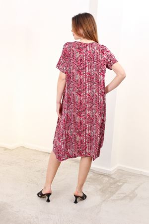 RENKTE BÜYÜK BEDEN CEPLİ DESENLİ ELBİSE