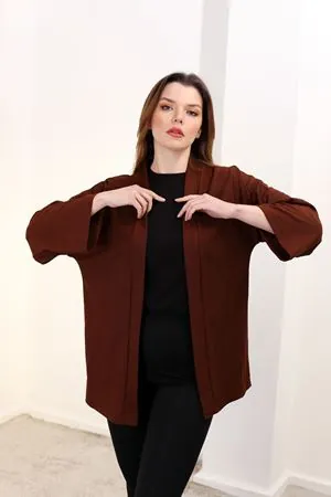 RENKTE GENİŞ KESİM KAHVERENGİ KİMONO CEKET