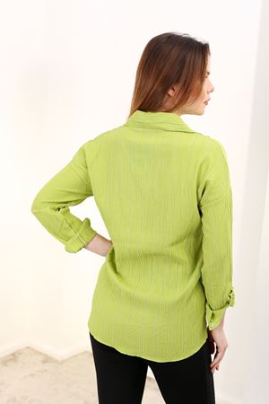 RENKTE GENİŞ KESİM YEŞİL GÖMLEK