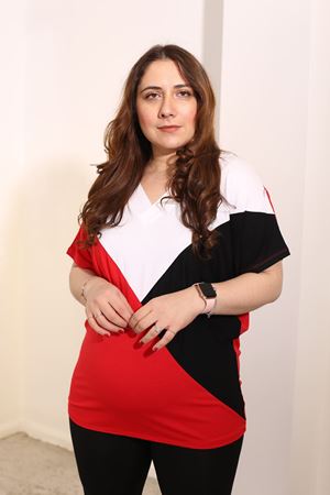 RENKTE BÜYÜK BEDEN RENKLİ BLUZ