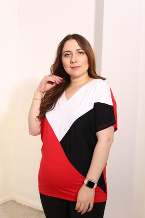 RENKTE BÜYÜK BEDEN RENKLİ BLUZ