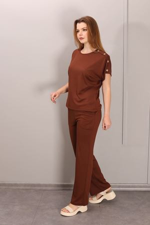 RENKLİA OMUZU DÜĞMELİ KAHVERENGİ TAKIM