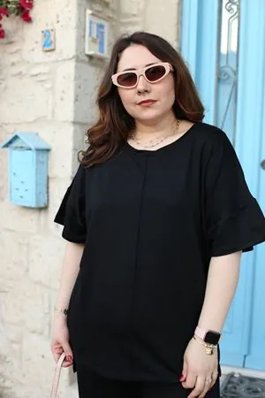 RENKTE BÜYÜK BEDEN SİYAH TAKIM