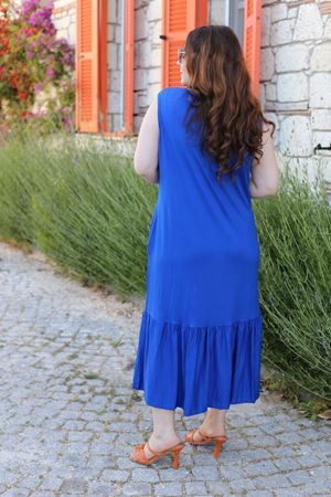 RENKTE BÜYÜK BEDEN NAKIŞLI ELBİSE