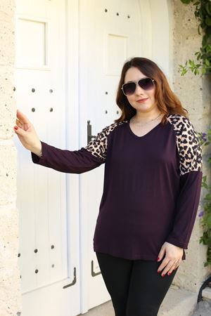 RENKTE KOLLARI LEOPAR DESEN KOYU MOR BLUZ