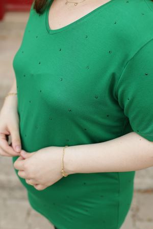 RENKTE BÜYÜK BEDEN TAŞLI ZÜMRÜT YEŞİL BLUZ