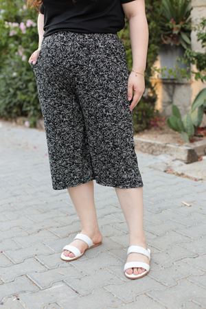 RENKTE BÜYÜK BEDEN DESENLİ KAPRİ