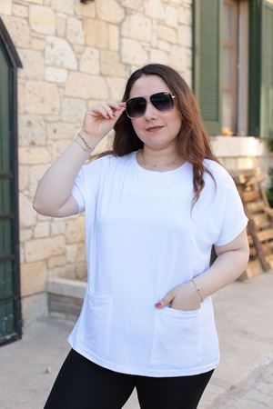 RENKTE BÜYÜK BEDEN CEPLİ BEYAZ BLUZ