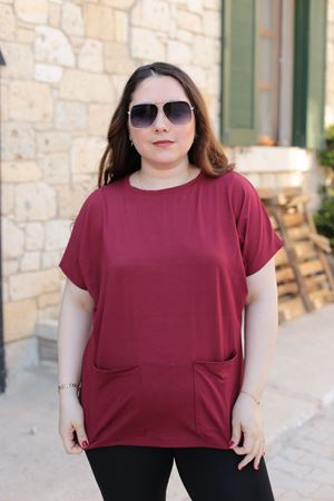 RENKTE BÜYÜK BEDEN CEPLİ BORDO BLUZ