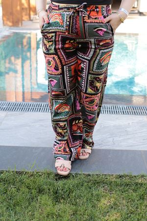 RENKTE BÜYÜK BEDEN DESENLİ PANTOLON