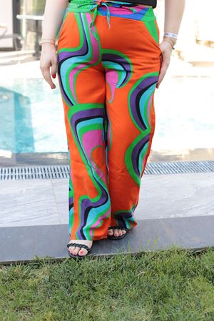 RENKTE BÜYÜK BEDEN DESENLİ PANTOLON