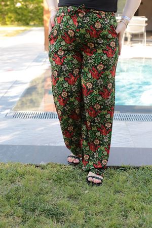 RENKTE BÜYÜK BEDEN DESENLİ PANTOLON