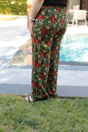 RENKTE BÜYÜK BEDEN DESENLİ PANTOLON