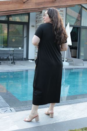 RENKTE BÜYÜK BEDEN NAKIŞLI TASARIM ELBİSE