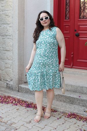 RENKTE DESENLİ BÜRÜMCÜK ELBİSE