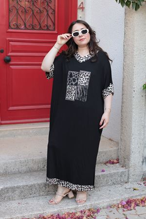 RENKTE BÜYÜK BEDEN TAŞLI LEOPAR DETAYLI TASARIM ELBİSE