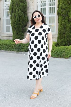 RENKTE BUYUK BEDEN V YAKA DESENLİ ELBİSE