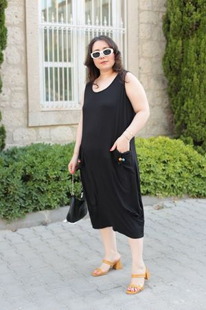 RENKTE BÜYÜK BEDEN CEBİ BONCUKLU ELBİSE