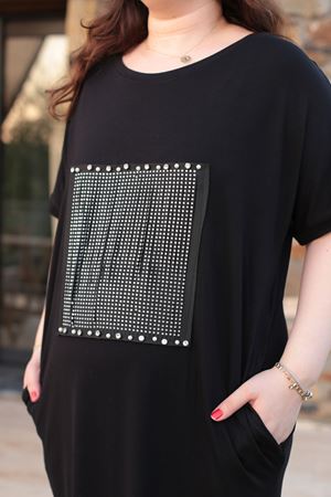 RENKTE BÜYÜK BEDEN SİYAH TAŞLI ELBİSE