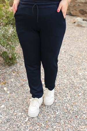 RENKTE BÜYÜK BEDEN BASKI DETAY İTHAL KUMAŞ LACİVERT TAKIM