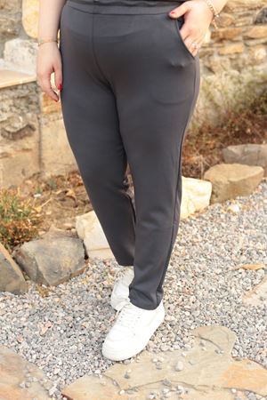 RENKTE BÜYÜK BEDEN BASKI DETAY İTHAL KUMAŞ ANTRASİT TAKIM