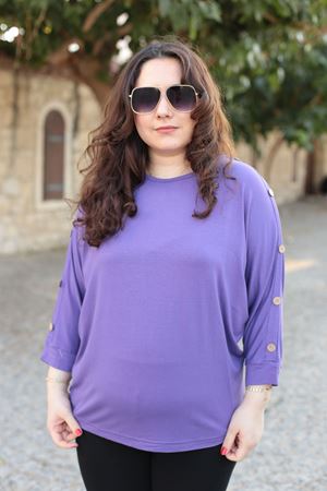 RENKTE BÜYÜK BEDEN KOLLARI DÜĞMELİ MOR BLUZ