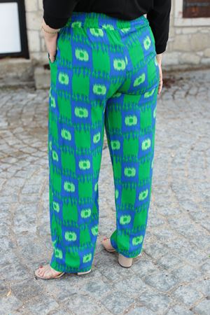 RENKTE ÖZEL ÜRETİM BATTAL DESENLİ OTANTİK PANTOLON