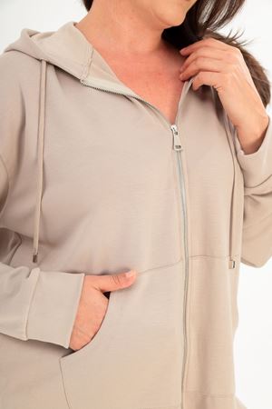 RENKTE BÜYÜK BEDEN CEPLİ FERMUALI KREM EŞOFMAN TAKIMI