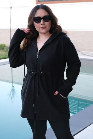 RENKTE BÜYÜK BEDEN BELİ İPLİ SİYAH POLAR CEKET