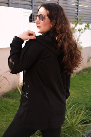 RENKTE BÜYÜK BEDEN CEBİ PULLU SİYAH CEKET