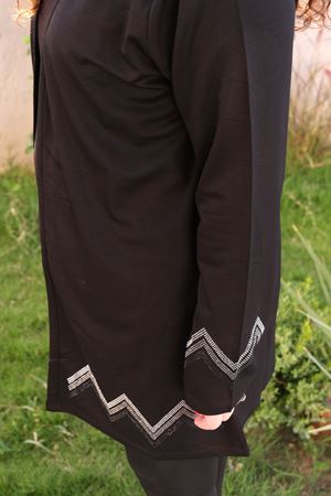 RENKTE BÜYÜK BEDEN TAŞ DETAY SİYAH CEKET