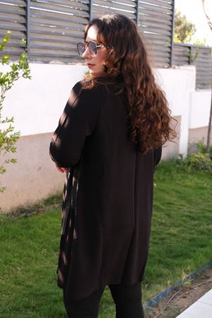 RENKTE BÜYÜK BEDEN TAŞ DETAY SİYAH CEKET