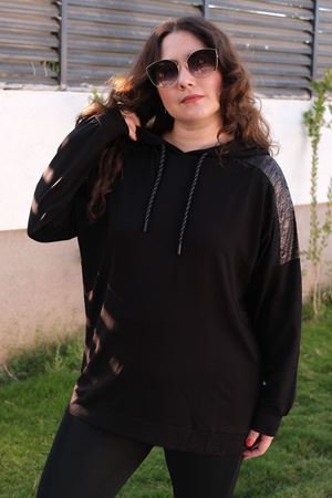 RENKTE BÜYÜK BEDEN TAŞ DETAY SİYAH SWEAT
