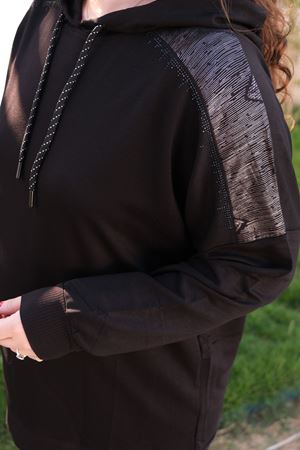 RENKTE BÜYÜK BEDEN TAŞ DETAY SİYAH SWEAT