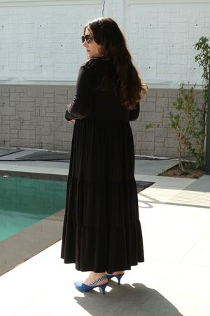 RENKTE BÜYÜK BEDEN PÜSKÜL DETAY ELBİSE