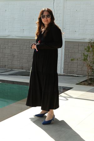 RENKTE BÜYÜK BEDEN PÜSKÜL DETAY ELBİSE