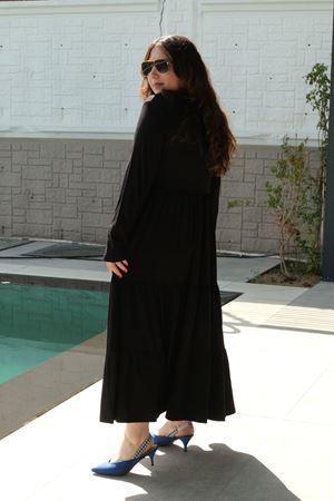 RENKTE BÜYÜK BEDEN PÜSKÜL DETAY ELBİSE