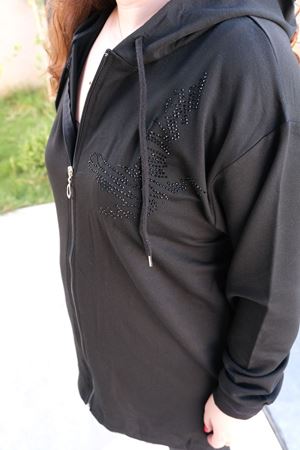 RENKTE BÜYÜK BEDEN KUŞ TAŞ DETAYLI SİYAH CEKET