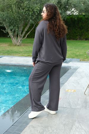 RENKTE BÜYÜK BEDEN ÇIMALI FÜME EŞOFMAN TAKIMI