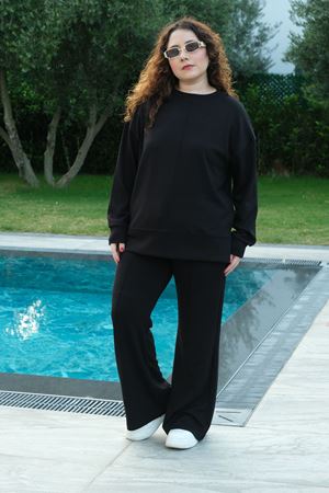 RENKTE BÜYÜK BEDEN BİYE DETAYLI SİYAH EŞOFMAN TAKIMI