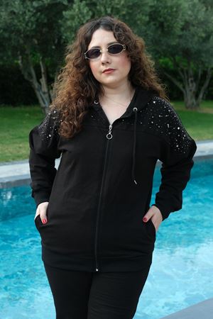 RENKTE BÜYÜK BEDEN SİYAH TAŞLI EŞOFMAN TAKIMI