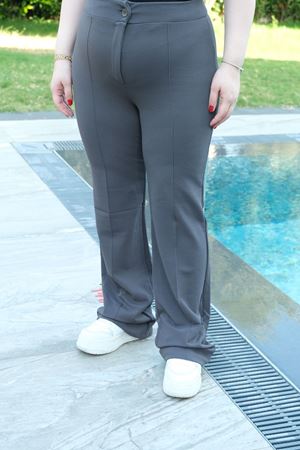 RENKTE BÜYÜK BEDEN İNCE GÖSTEREN FÜME PALAZZO PANTOLON