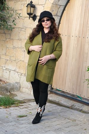 RENKTE BÜYÜK BEDEN YEŞİL CEPLİ HIRKA & CEKET