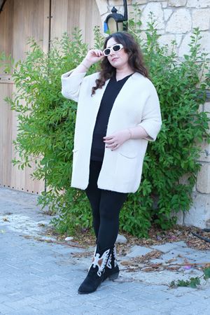 RENKTE BÜYÜK BEDEN KREM CEPLİ HIRKA & CEKET