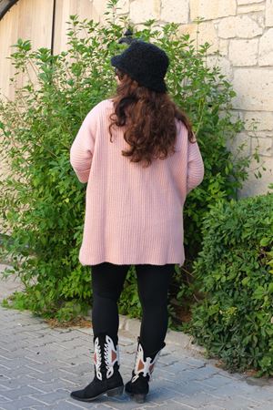 RENKTE BÜYÜK BEDEN PUDRA CEPLİ HIRKA & CEKET