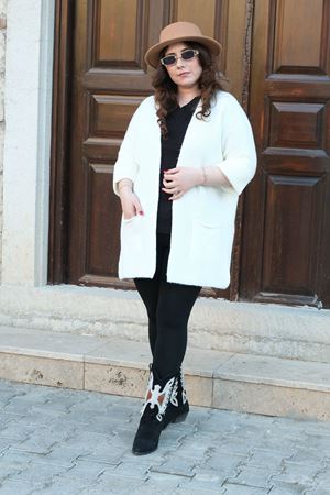 RENKTE BÜYÜK BEDEN BEYAZ CEPLİ HIRKA & CEKET